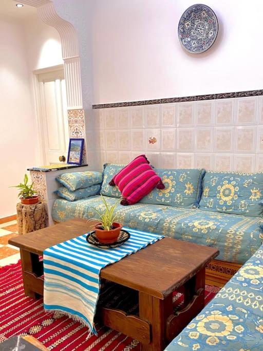 Dar Shmous -1- دار شموس Apartment Tangier Bagian luar foto