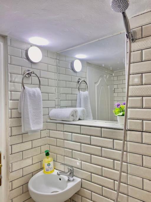Dar Shmous -1- دار شموس Apartment Tangier Bagian luar foto